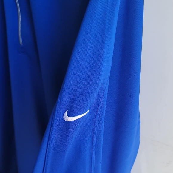 Nike Men's Performance Jacket in Blue and Black - Picture 3 of 11